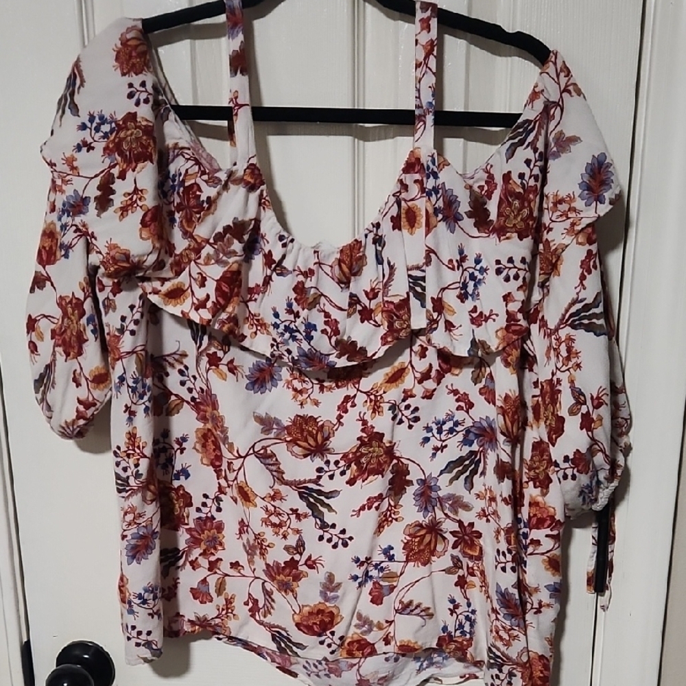 C Floral Ruffle Blouse - Red and Blue - Picture 6 of 6